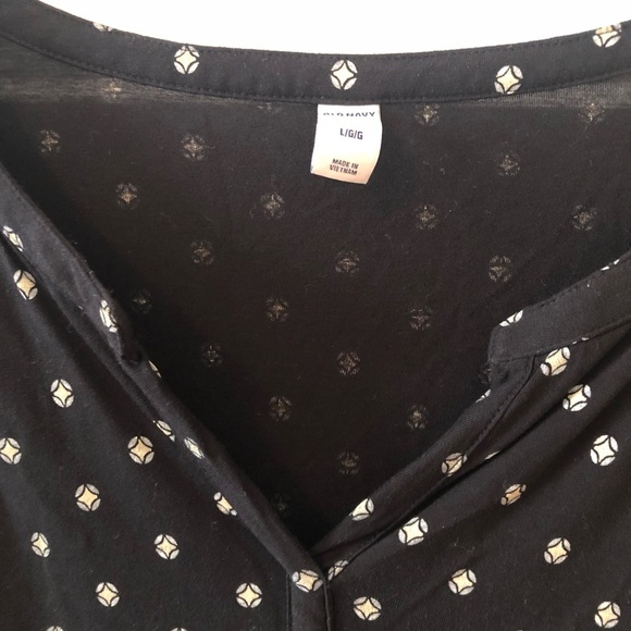 Black, v-neck, 3/4 length sleeve, Old Navy shirt with white polka dot detail - Picture 2 of 3